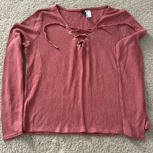 Divided size small long sleeve top